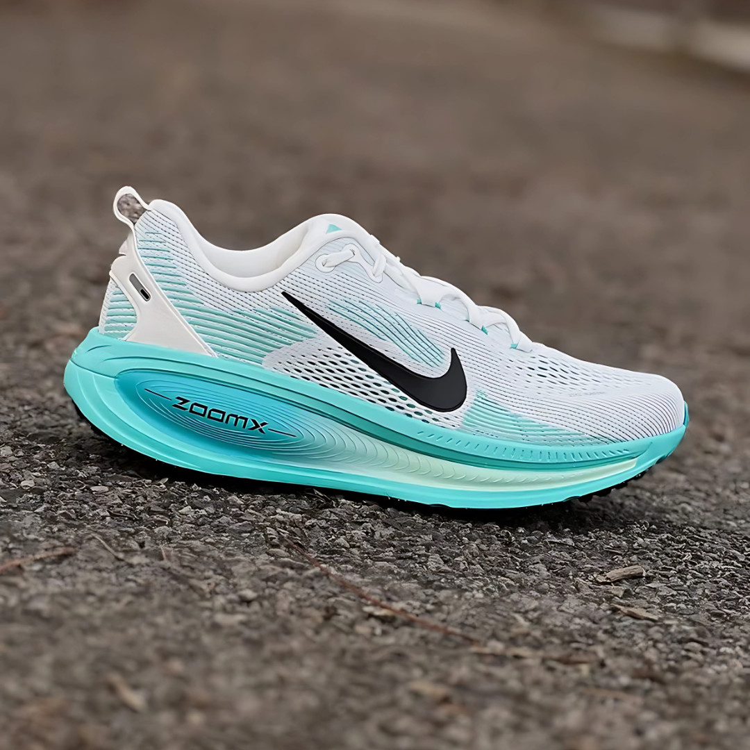 Nike Vomero 18 - White/Dusty Cactus