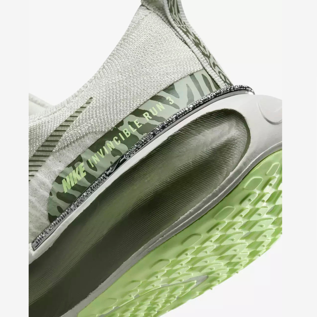 Nike Invincible Run 3 Premium - Light Bone/Barely Volt