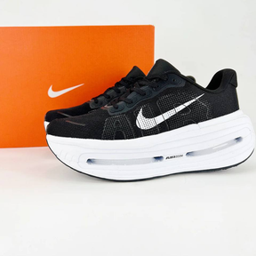 Nike Vomero Premium - Preto/Branco