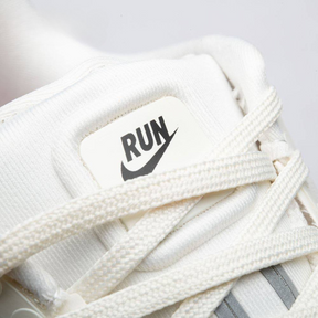 Nike Vomero Premium - Bege/Laranja