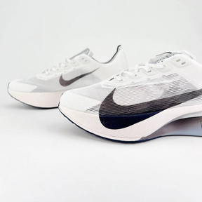 Nike ZoomX VaporFly 4 Branco/Cinza