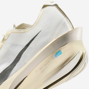 Nike ZoomX VaporFly 4 Bege