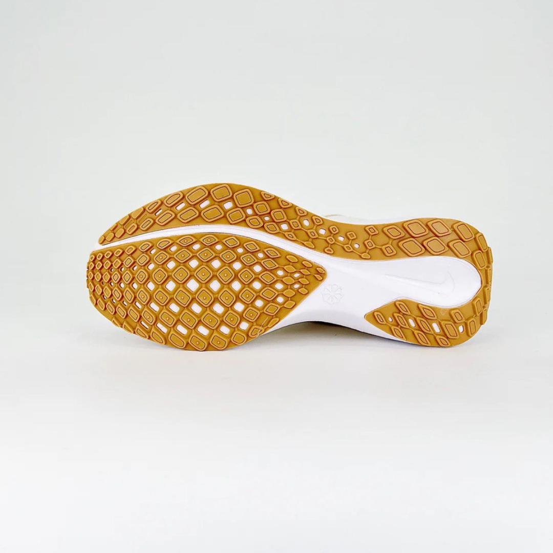 Nike Air Zoom Pegasus 41 - Bege/Dourado