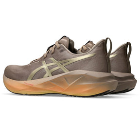 Asics NovaBlast 5 Luxe - Dourado/Marrom