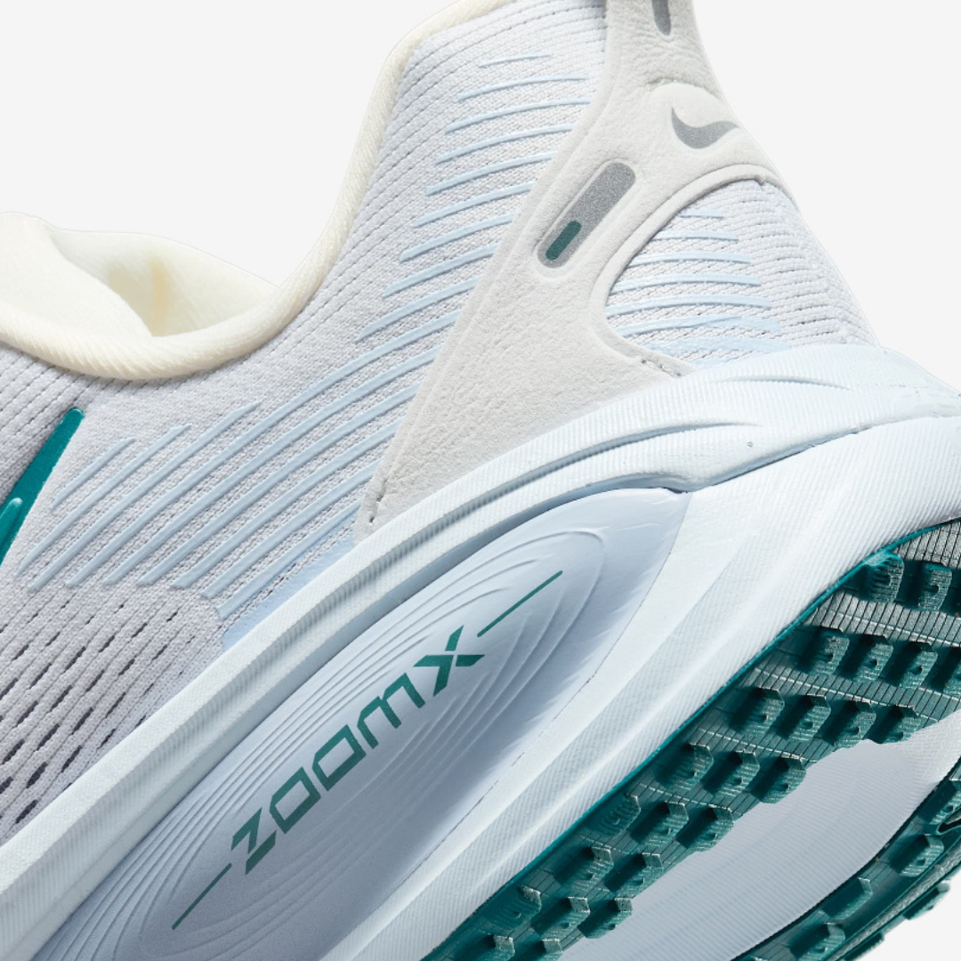 Nike Vomero 18 - Branco/Verde